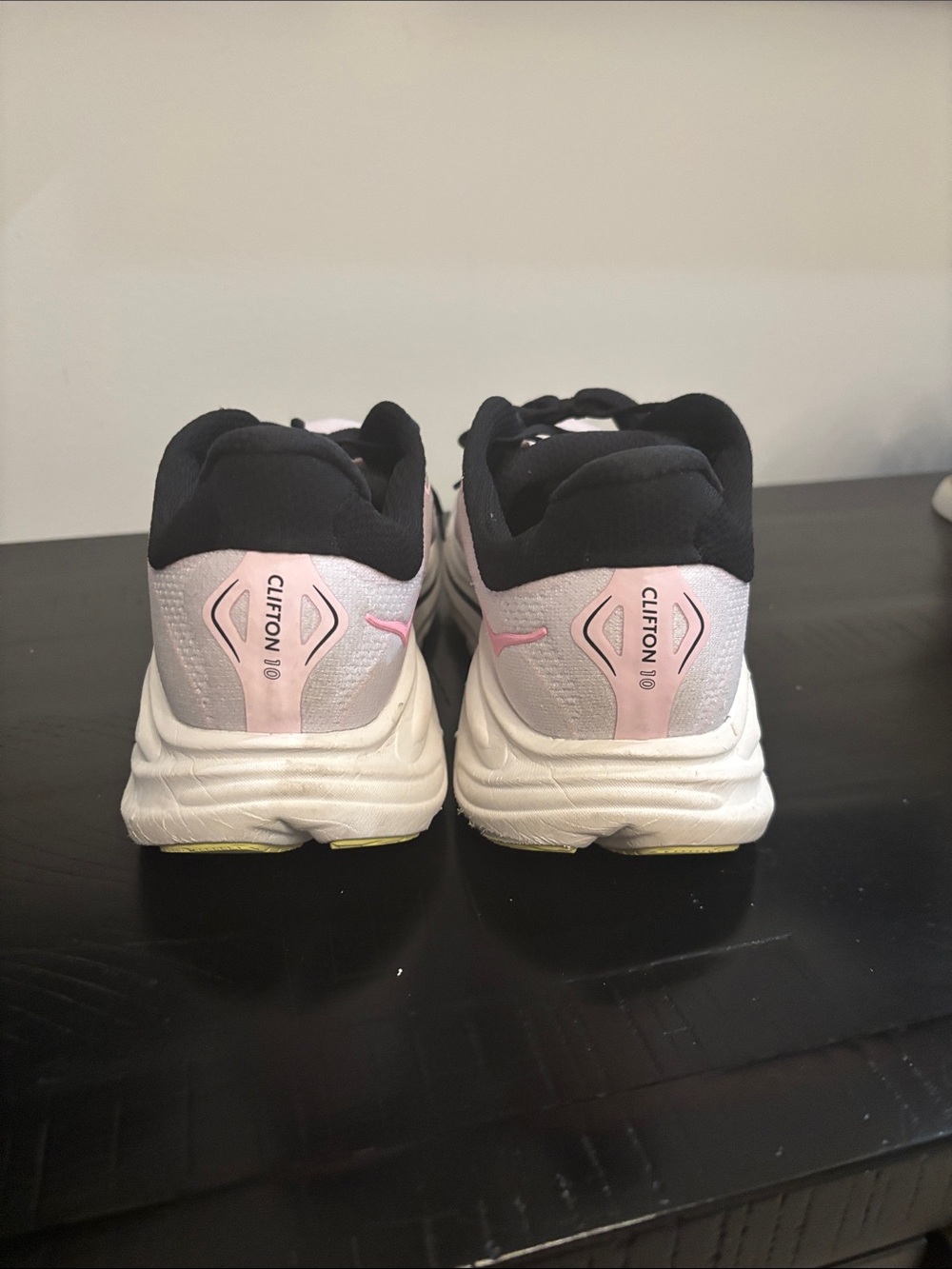 Hoka sneakers - Picture 3 of 6